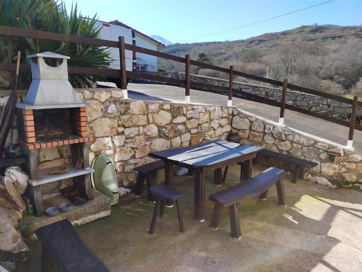Casa Rural La Yaya Ortiguero ภายนอก รูปภาพ